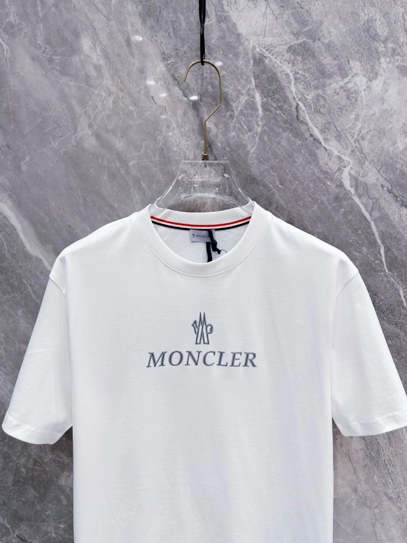 Moncler T-Shirts Timeless 140070