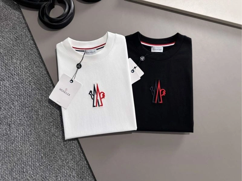 Lightweight Moncler T-Shirts 140059