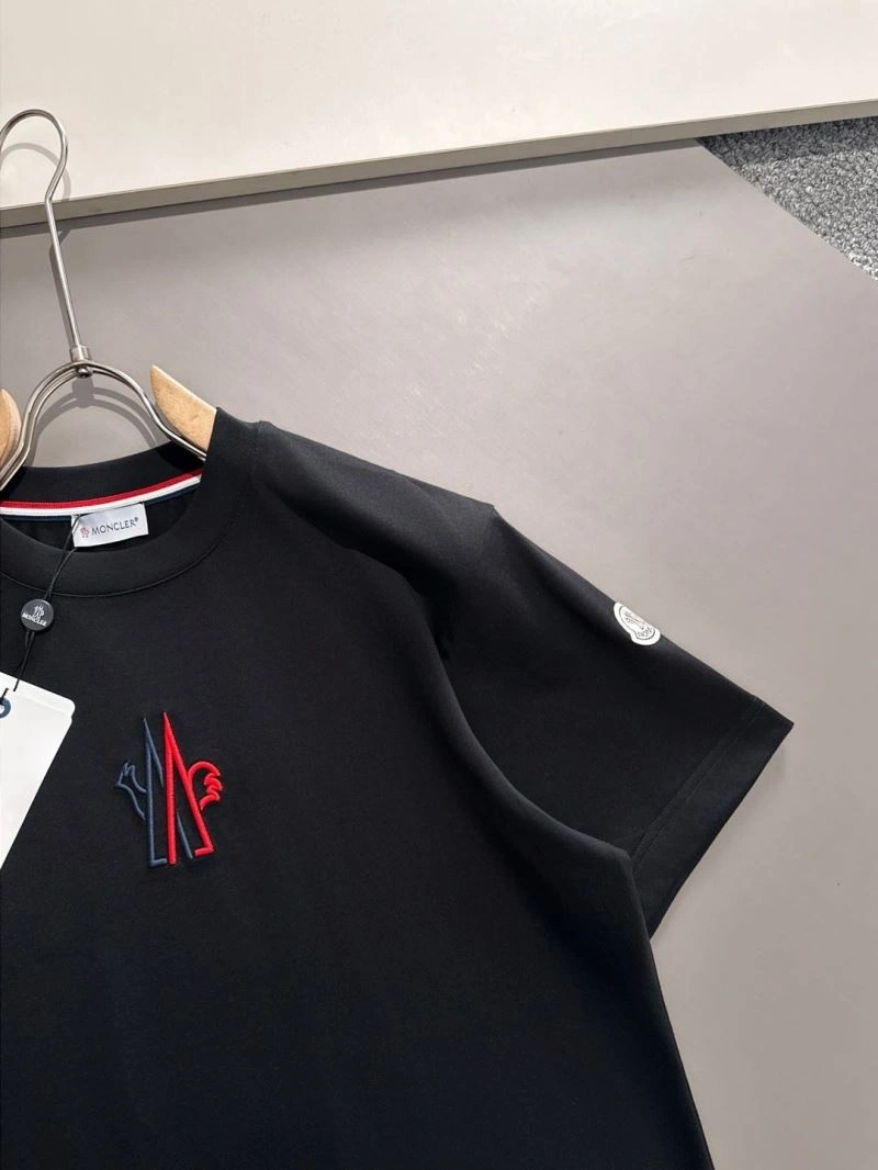 Lightweight Moncler T-Shirts 140059