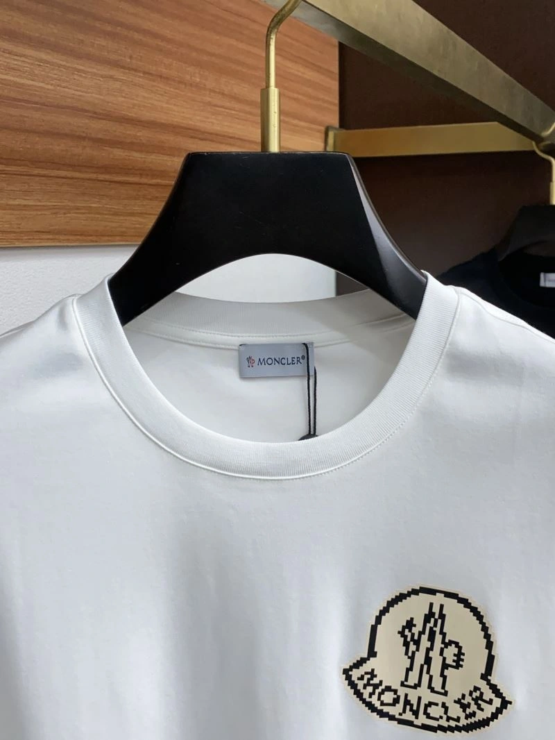 Moncler T-Shirts Breathable 140049
