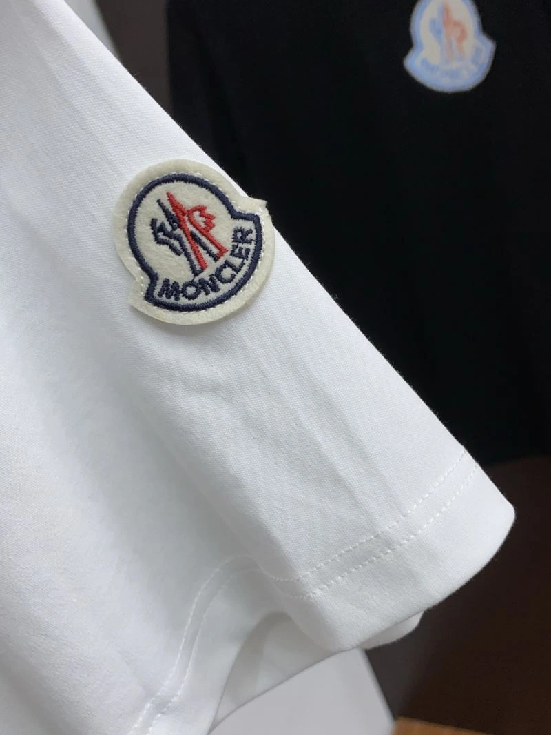 Moncler T-Shirts Breathable 140049