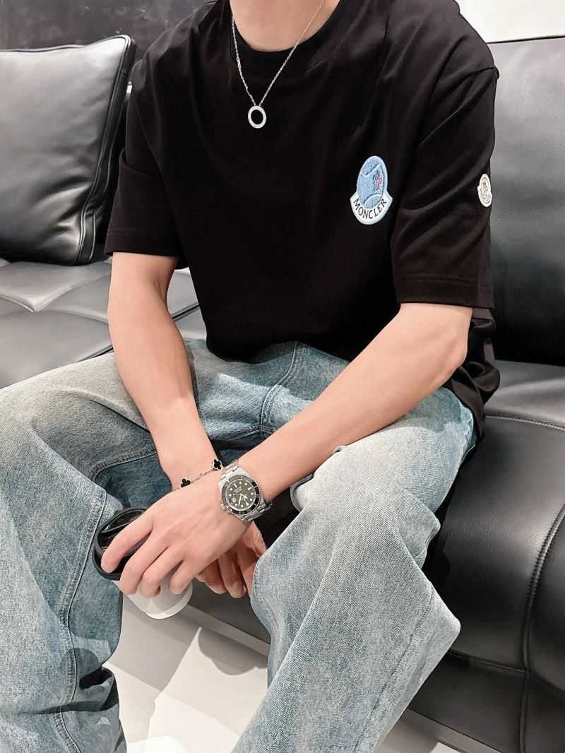 Lightweight Moncler T-Shirts 140050