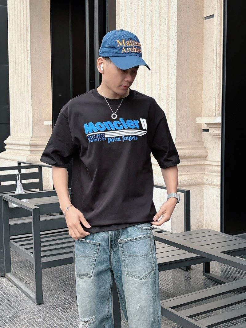 Moncler T-Shirts ComfortFit 140052