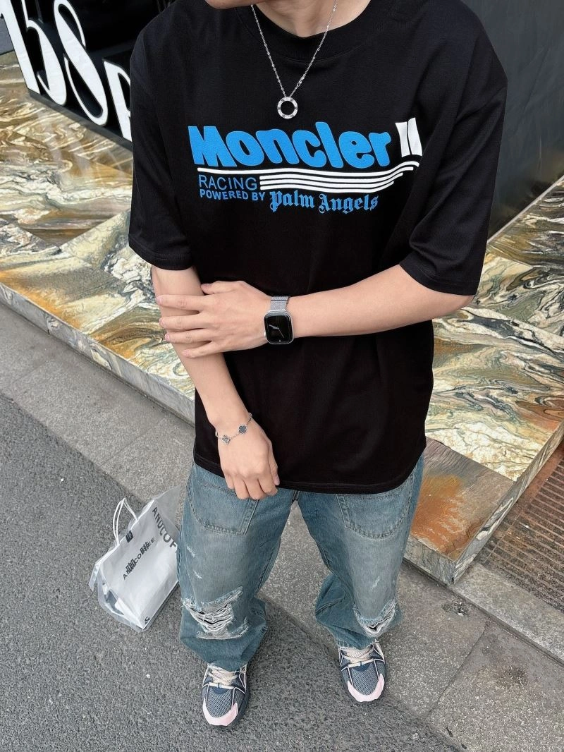 Moncler T-Shirts ComfortFit 140052