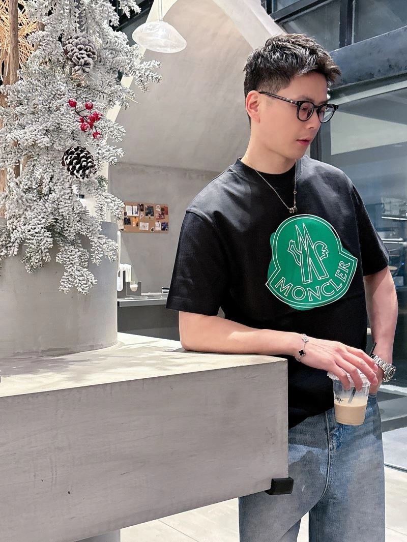 Neat Moncler T-Shirts 140042