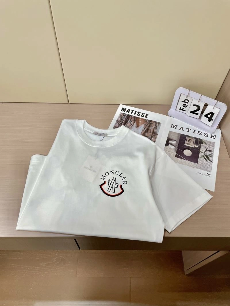 Moncler T-Shirts Compact 140046