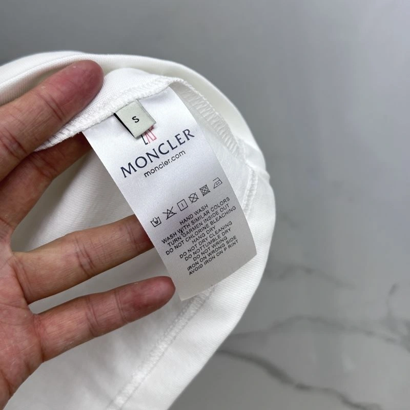ZipUp Moncler T-Shirts 140036