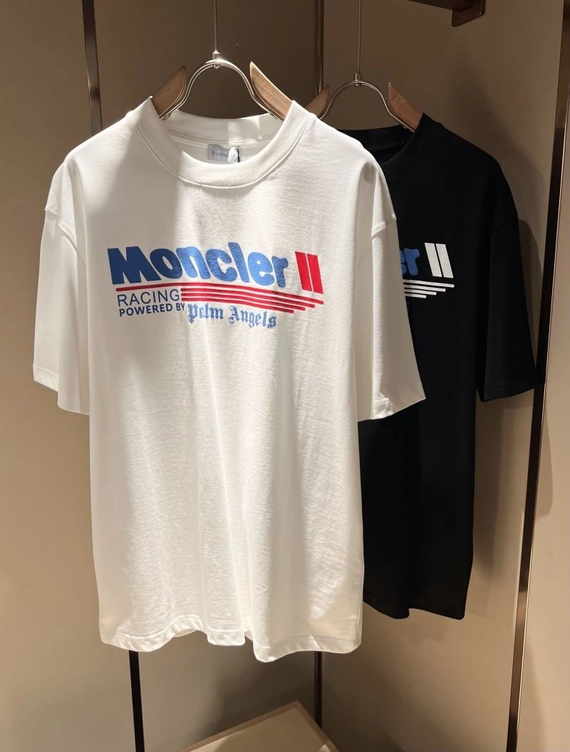 Versatile Moncler T-Shirts 140032