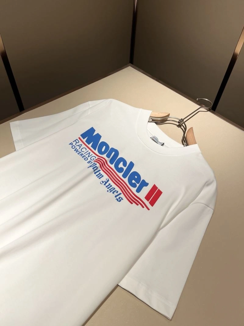 Versatile Moncler T-Shirts 140032