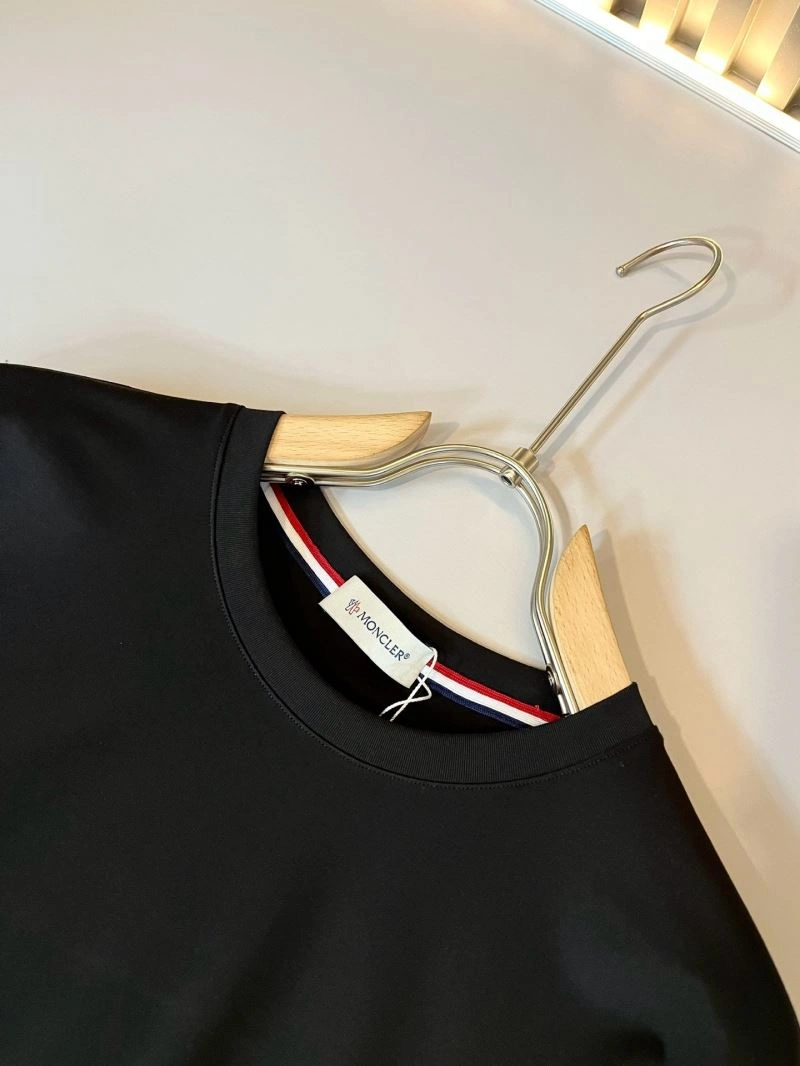 SmoothTexture Moncler T-Shirts 140041