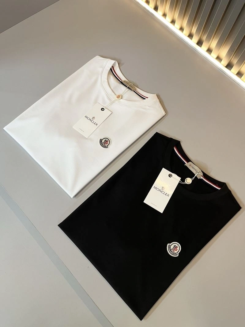 Moncler T-Shirts Comfortable 140037