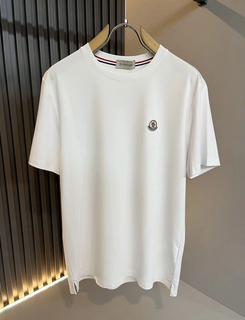 Moncler T-Shirts Comfortable 140037