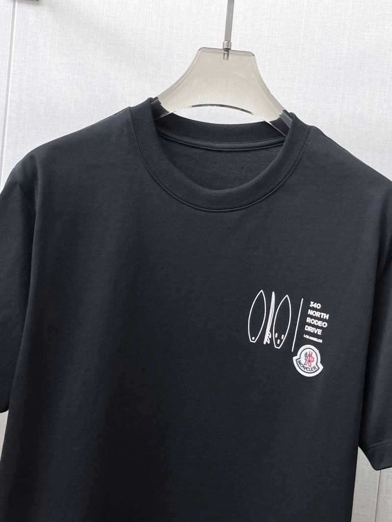 Chic Moncler T-Shirts 140040