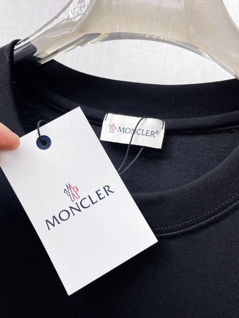 Neat Moncler T-Shirts 140026