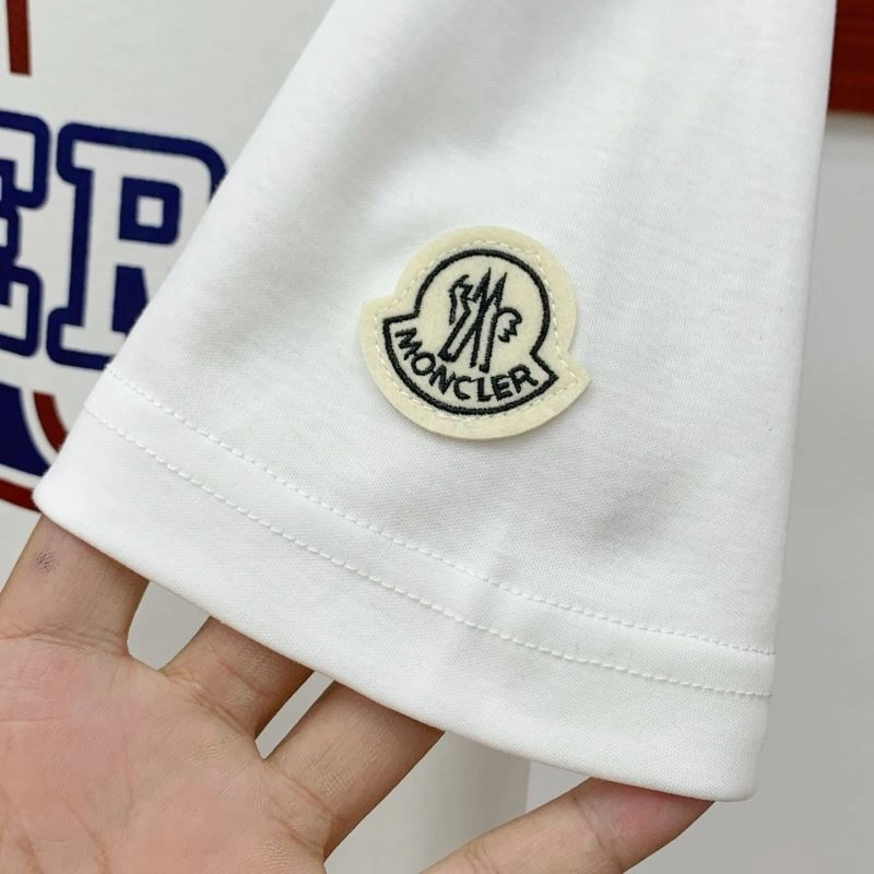 ZipUp Moncler T-Shirts 140029