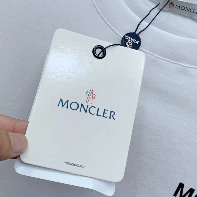 Snug Moncler T-Shirts 140017