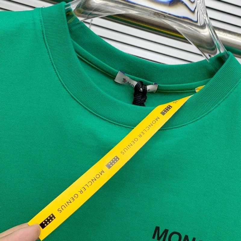 Moncler T-Shirts Comfortable 140021