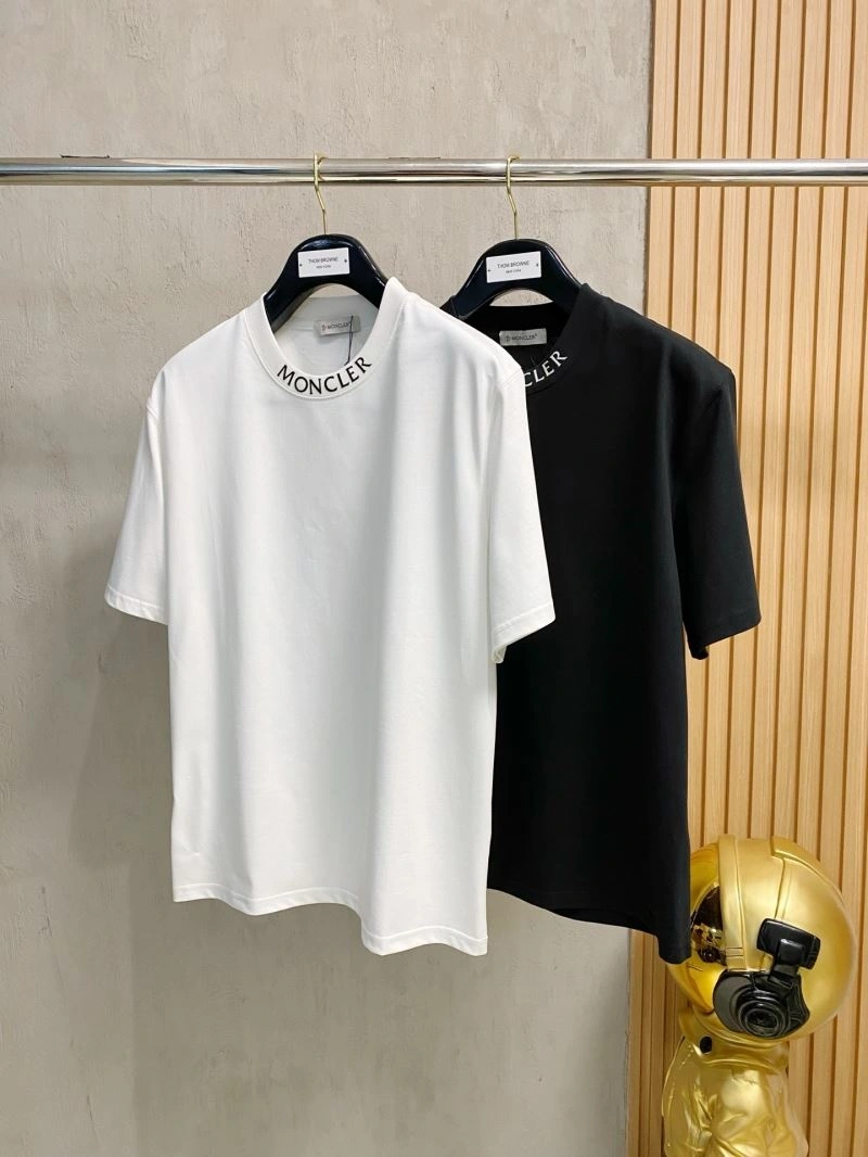 Moncler T-Shirts Stretchable 140014