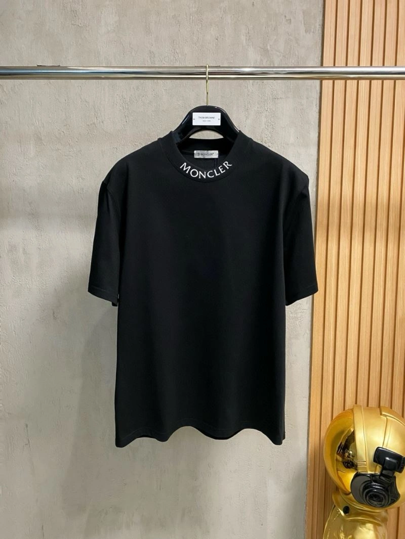 Moncler T-Shirts Stretchable 140014