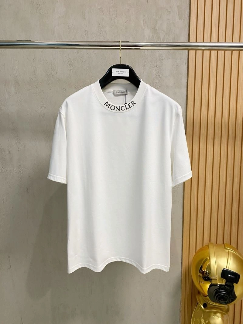 Moncler T-Shirts Stretchable 140014