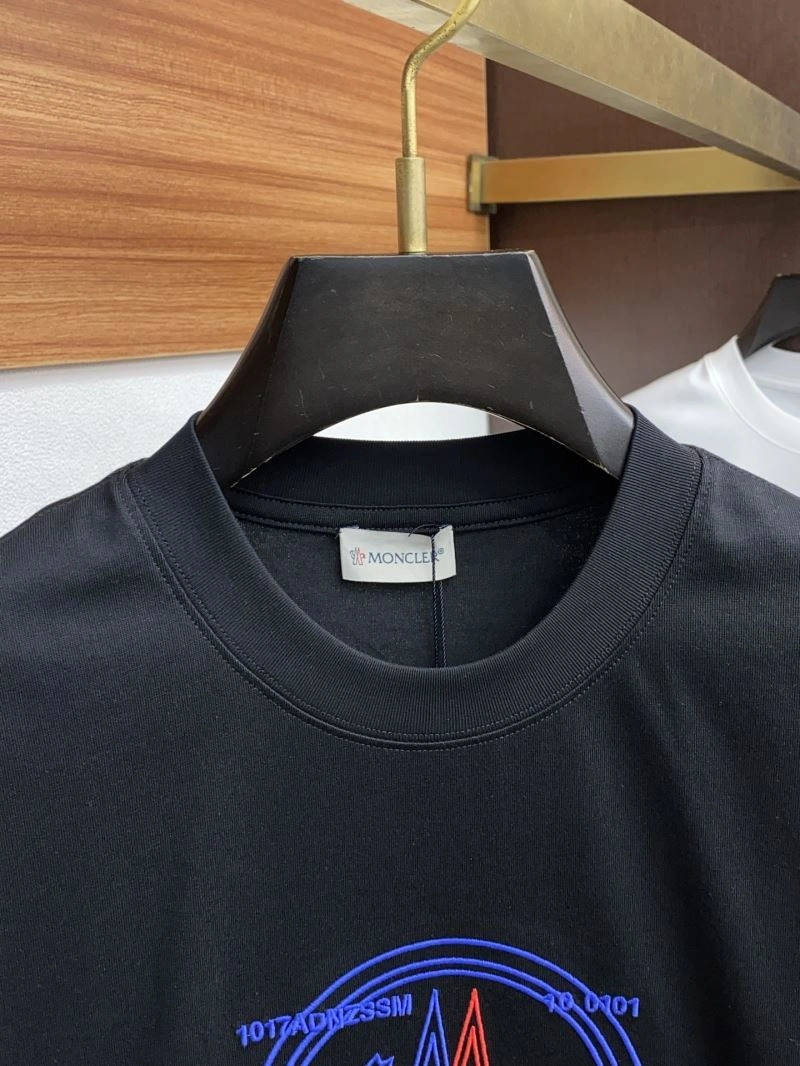Bold Moncler T-Shirts 140012