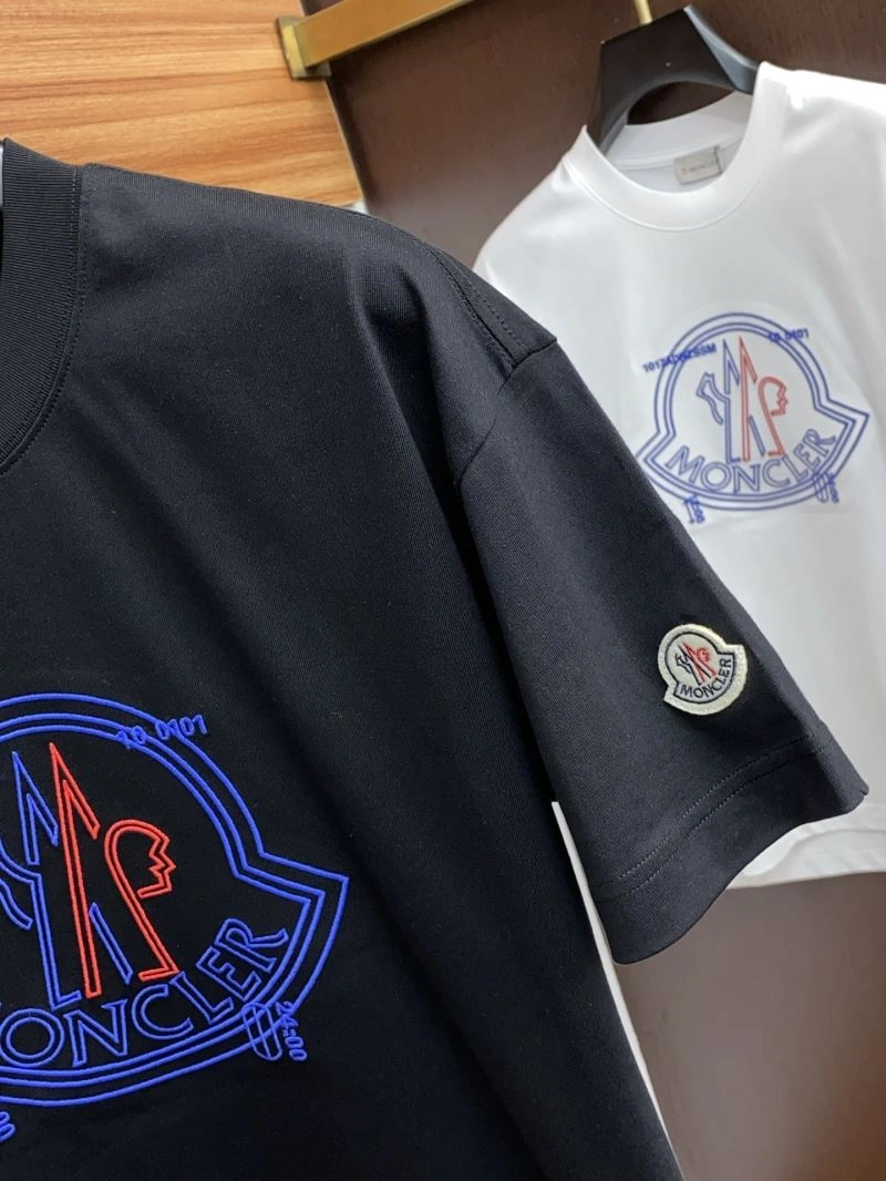 Bold Moncler T-Shirts 140012
