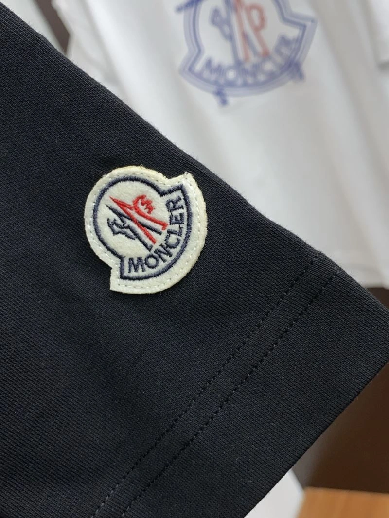 Bold Moncler T-Shirts 140012