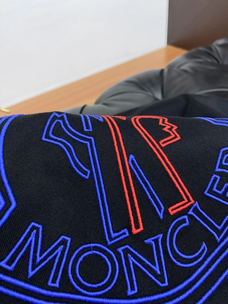 Bold Moncler T-Shirts 140012