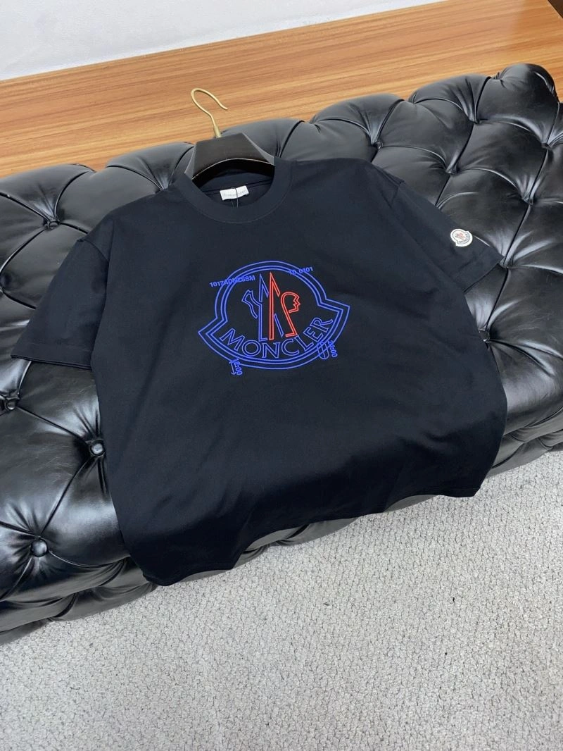 Bold Moncler T-Shirts 140012