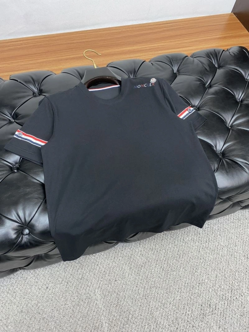 Sporty Moncler T-Shirts 140009