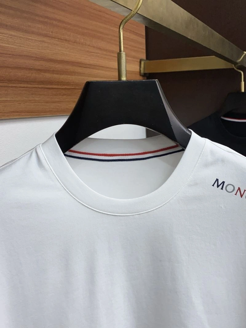 Moncler T-Shirts Breathable 140007