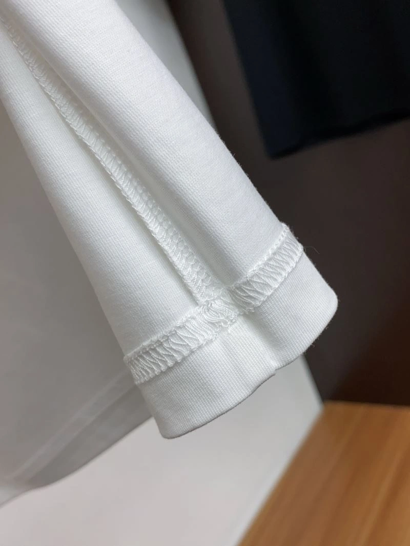 Moncler T-Shirts Breathable 140007
