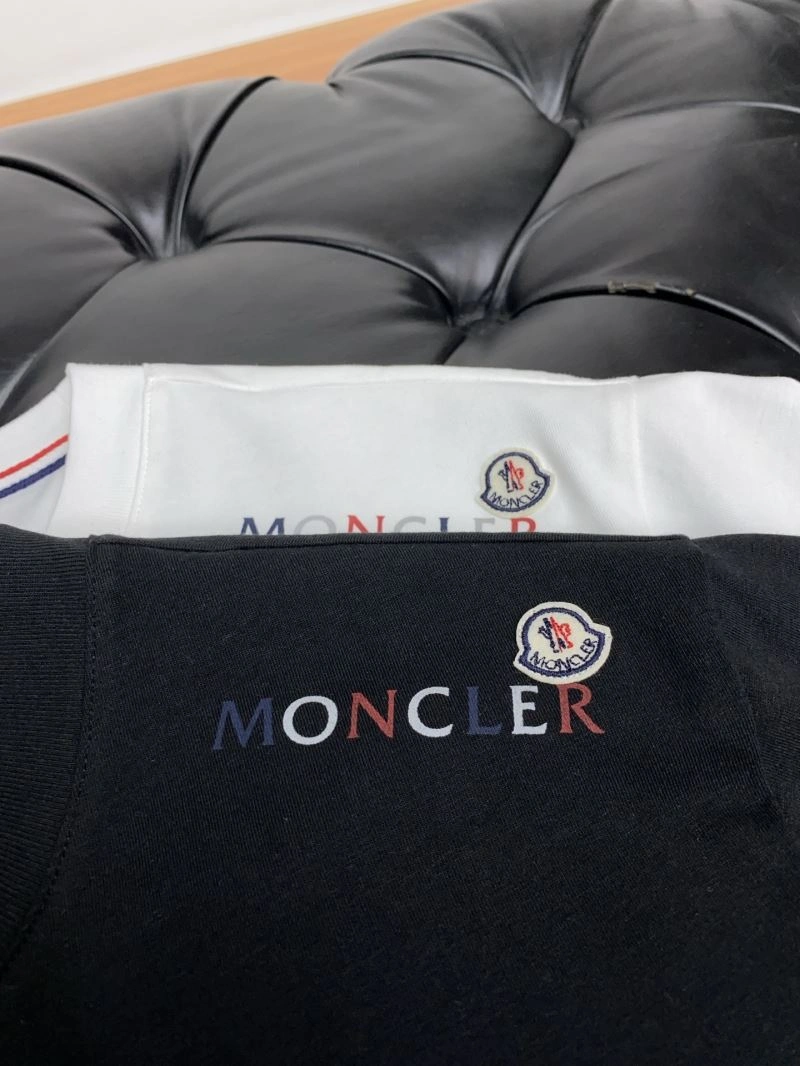 Moncler T-Shirts Breathable 140007