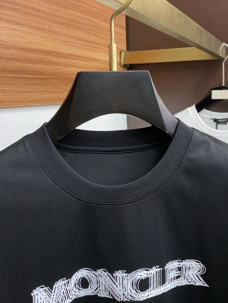 Moncler T-Shirts DailyWear 140001