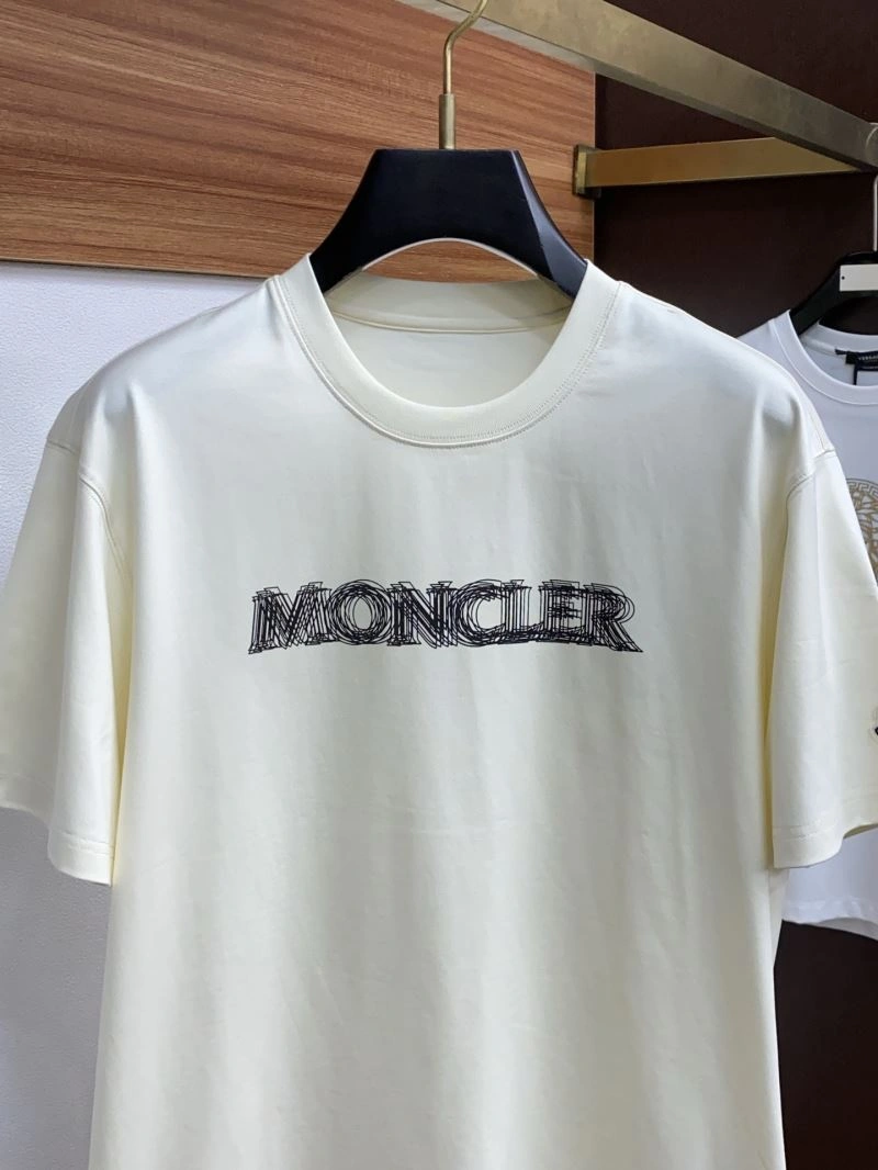 Moncler T-Shirts UrbanChic 140004
