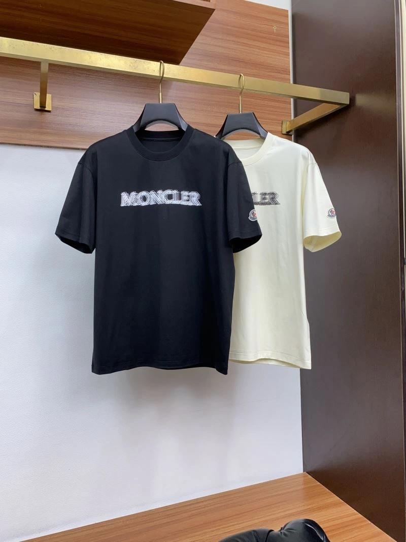Moncler T-Shirts UrbanChic 140004