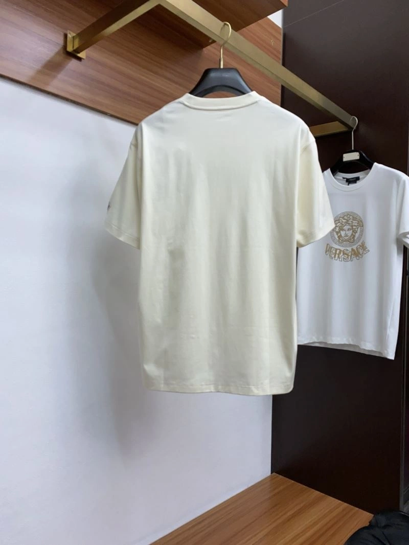 Moncler T-Shirts UrbanChic 140004