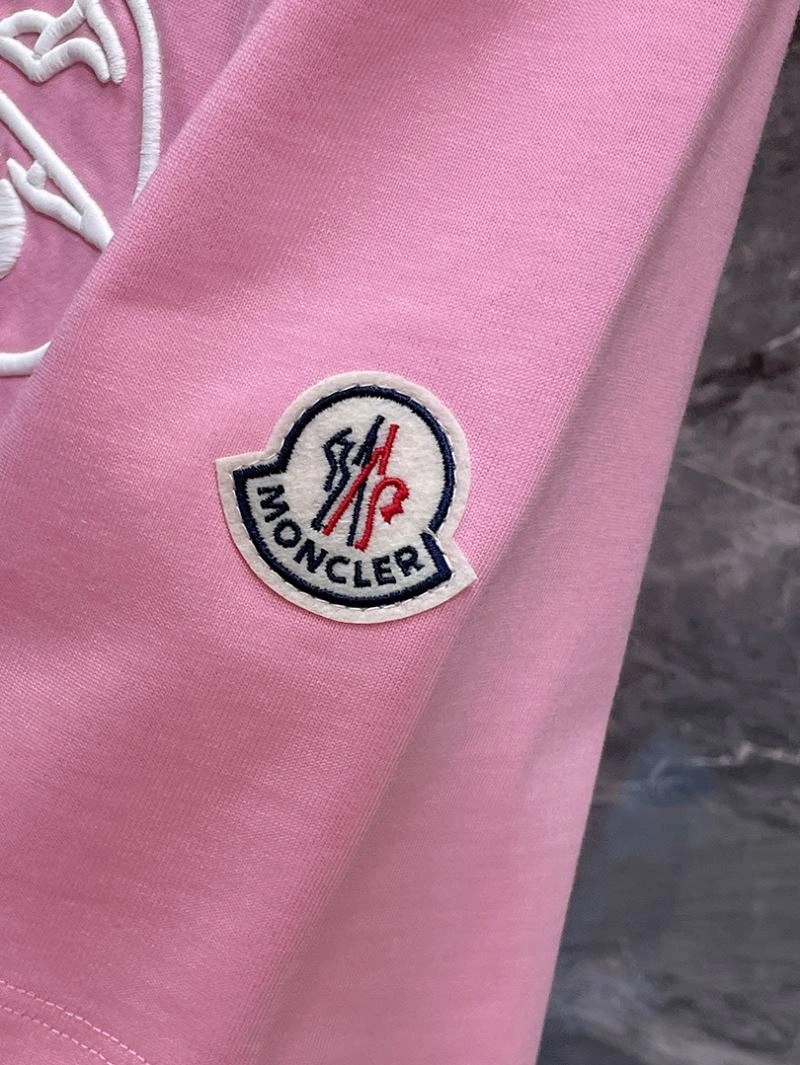 Stylish Moncler T-Shirts 140005