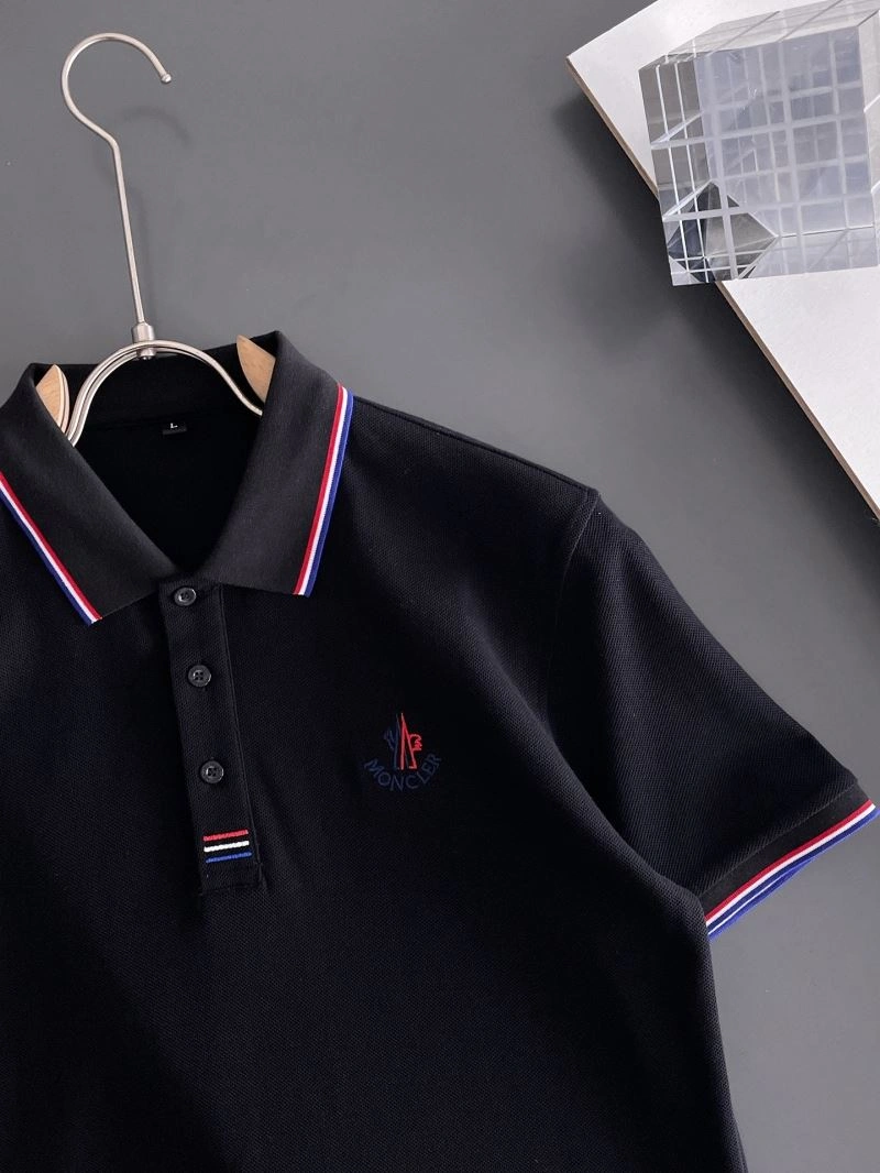 Moncler T-Shirts Minimalist 139995