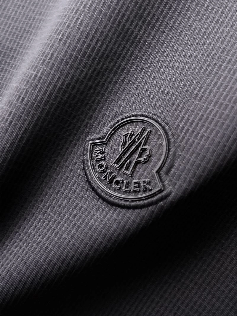 Trendy Moncler T-Shirts 139984
