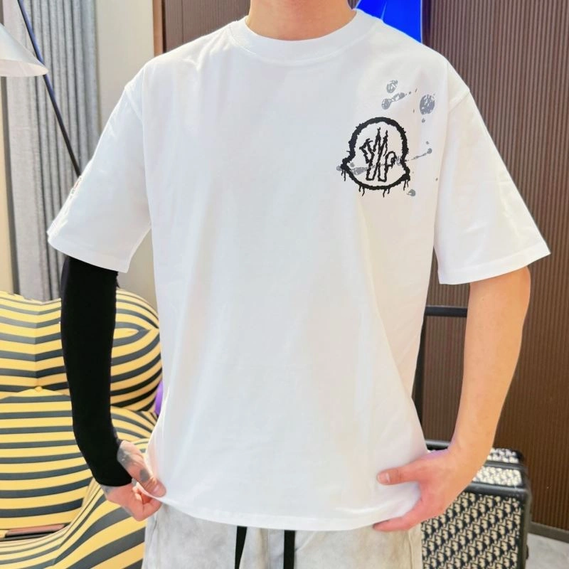 Versatile Moncler T-Shirts 139974