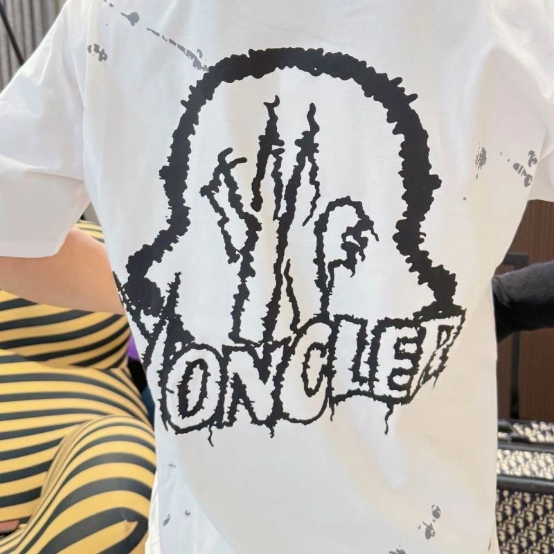 Versatile Moncler T-Shirts 139974