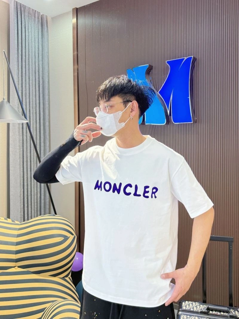 Supportive Moncler T-Shirts 139969
