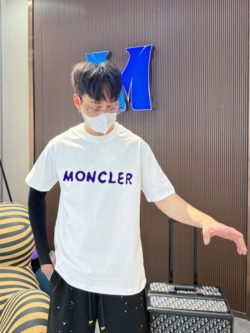 Supportive Moncler T-Shirts 139969