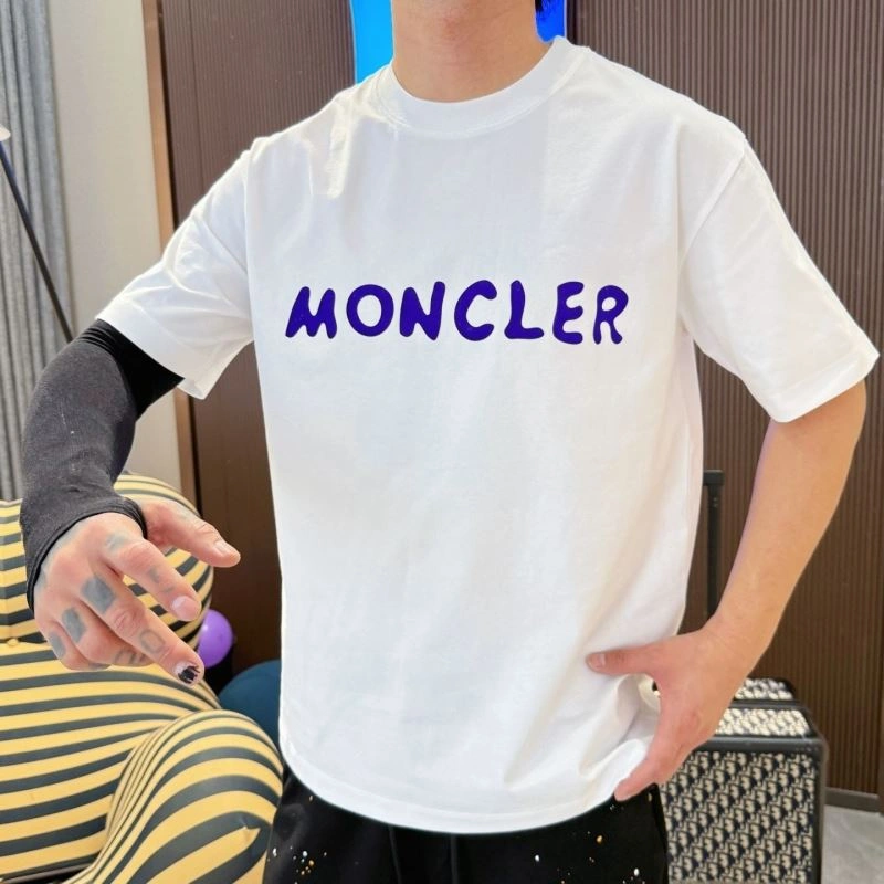 Supportive Moncler T-Shirts 139969