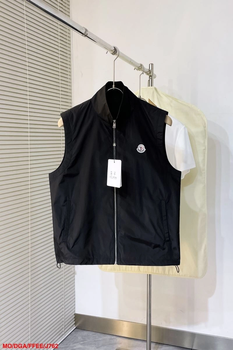 WaterResistant Moncler Vest 142871