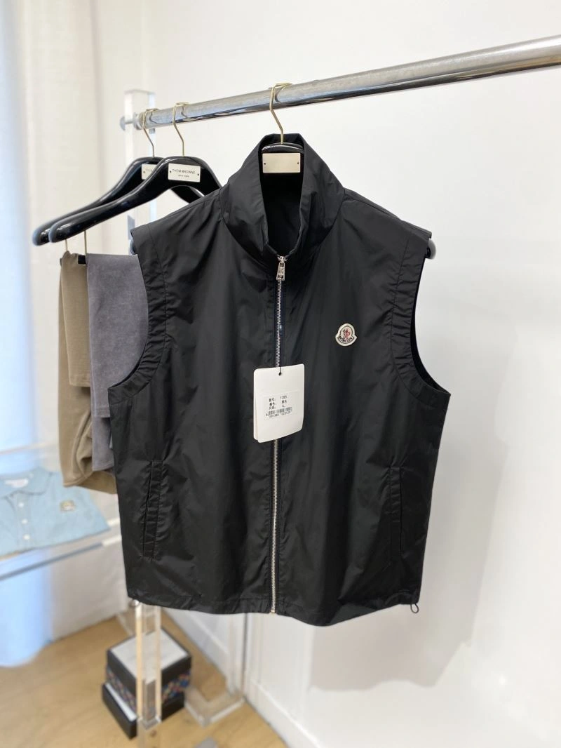Supportive Moncler Vest 140844