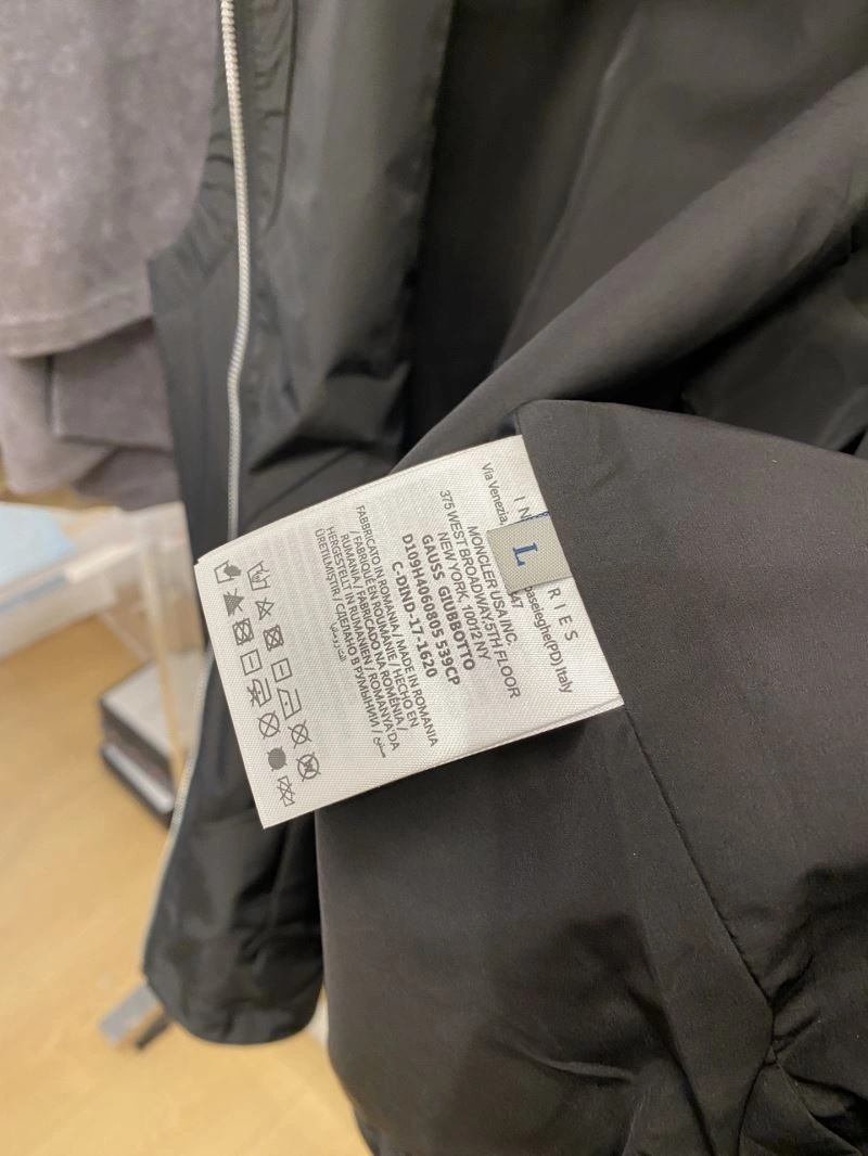 Supportive Moncler Vest 140844