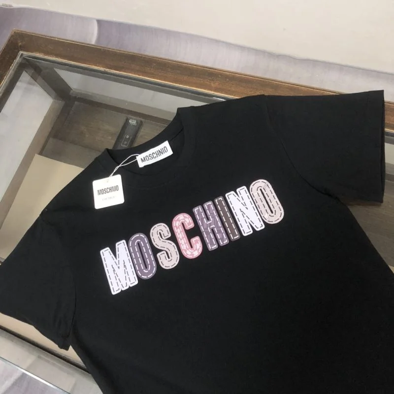 Versatile Moschino T-Shirts 164043
