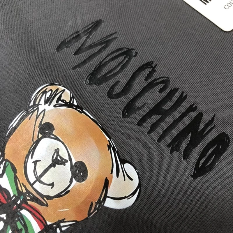 SportInspired Moschino T-Shirts 152237